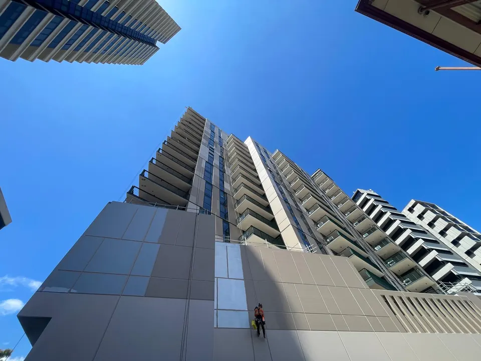 360 Access rope access technician working on a Melbourne high-rise façade